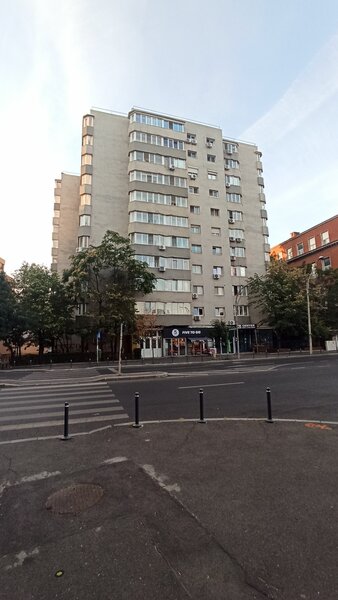 Banu Manta v.a.v de Primaria Sectorului 1,